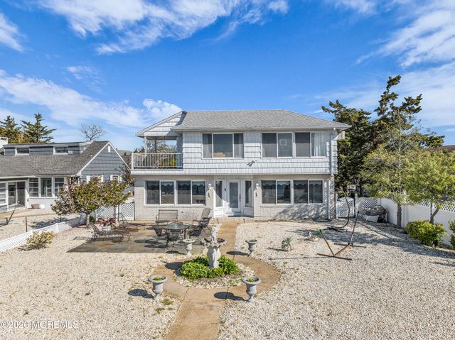 22 Dickman Drive, Lavallette, NJ 08735