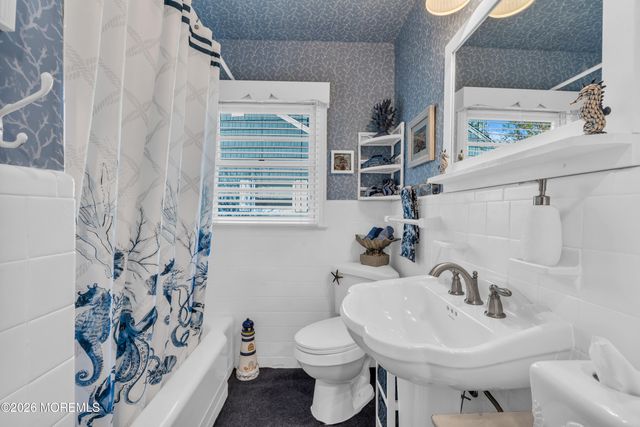 22 Dickman Drive, Lavallette, NJ 08735
