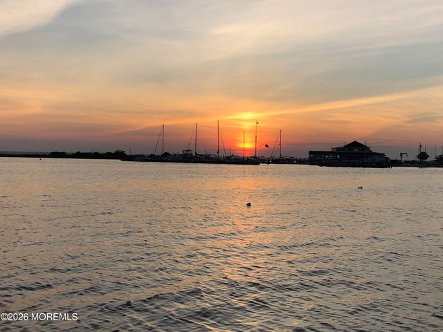 22 Dickman Drive, Lavallette, NJ 08735