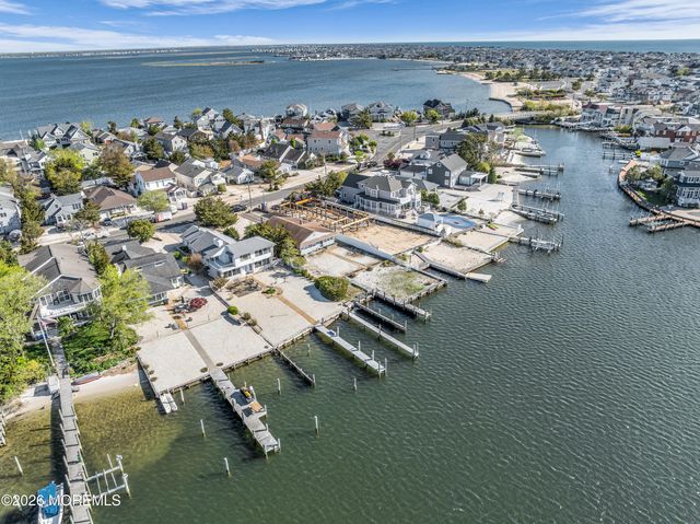 22 Dickman Drive, Lavallette, NJ 08735