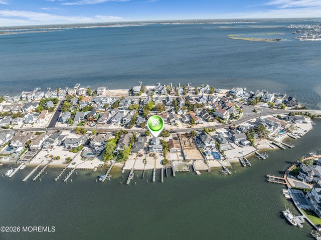 22 Dickman Drive, Lavallette, NJ 08735