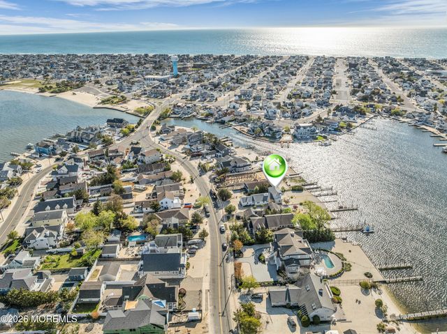 22 Dickman Drive, Lavallette, NJ 08735