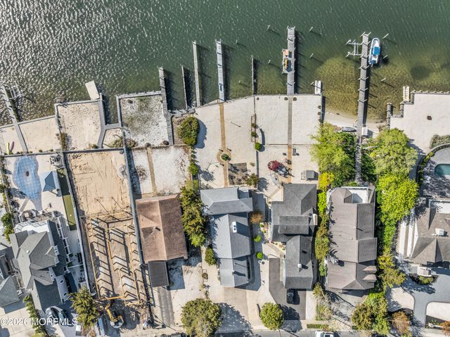 22 Dickman Drive, Lavallette, NJ 08735