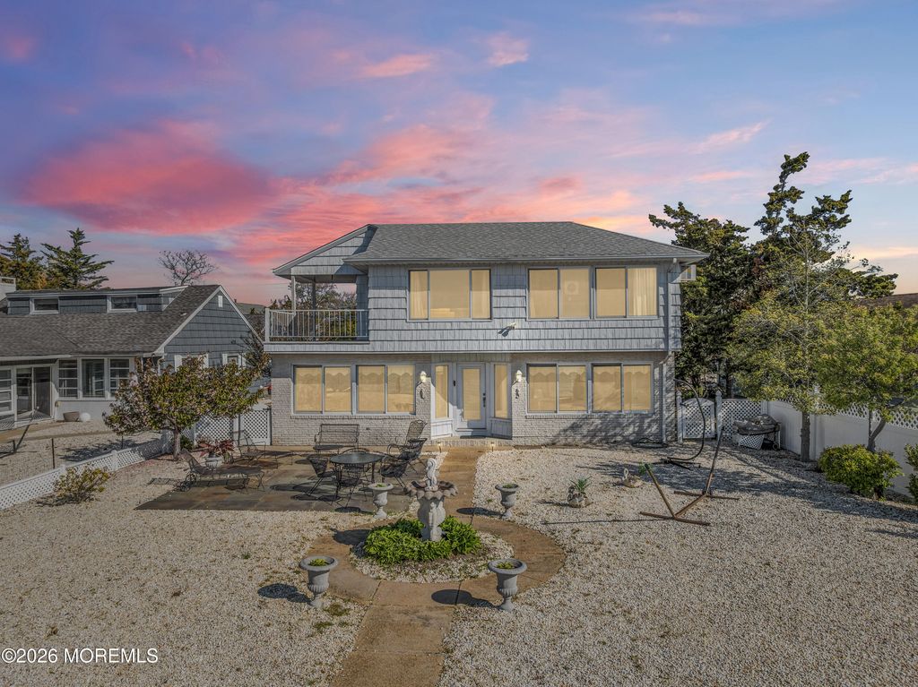 22 Dickman Drive, Lavallette, NJ 08735