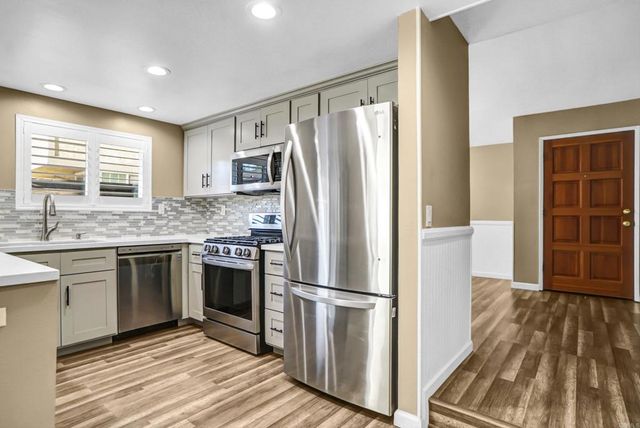 1887 Montgomery Avenue, Ventura, CA 93004