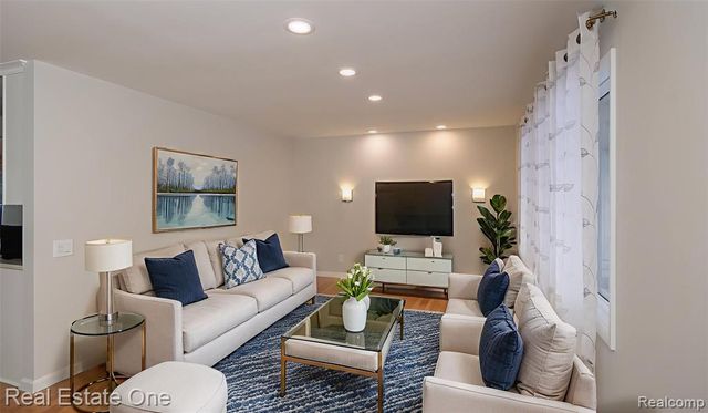 6407 Buxton Court, West Bloomfield, MI 48322