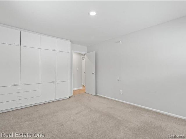 6407 Buxton Court, West Bloomfield, MI 48322