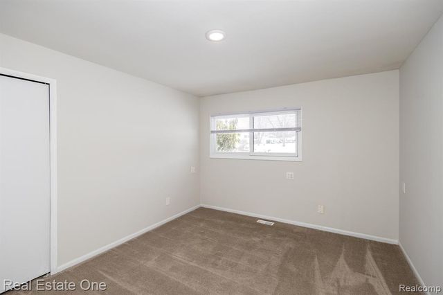 6407 Buxton Court, West Bloomfield, MI 48322