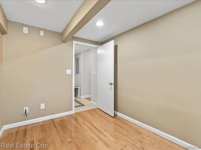 6407 Buxton Court, West Bloomfield, MI 48322