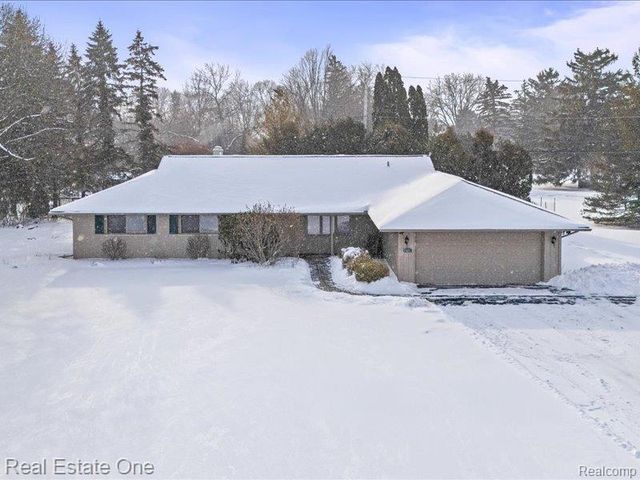 6407 Buxton Court, West Bloomfield, MI 48322