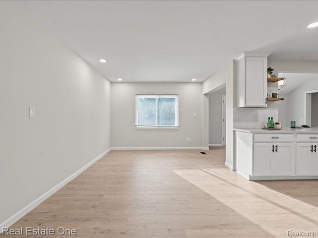 6407 Buxton Court, West Bloomfield, MI 48322