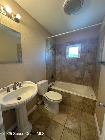 660 Belvedere Road NW, Palm Bay, FL 32907