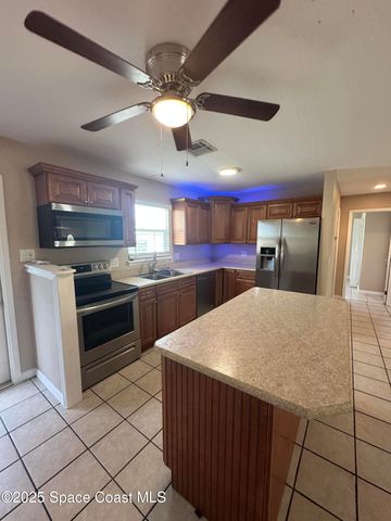 660 Belvedere Road NW, Palm Bay, FL 32907
