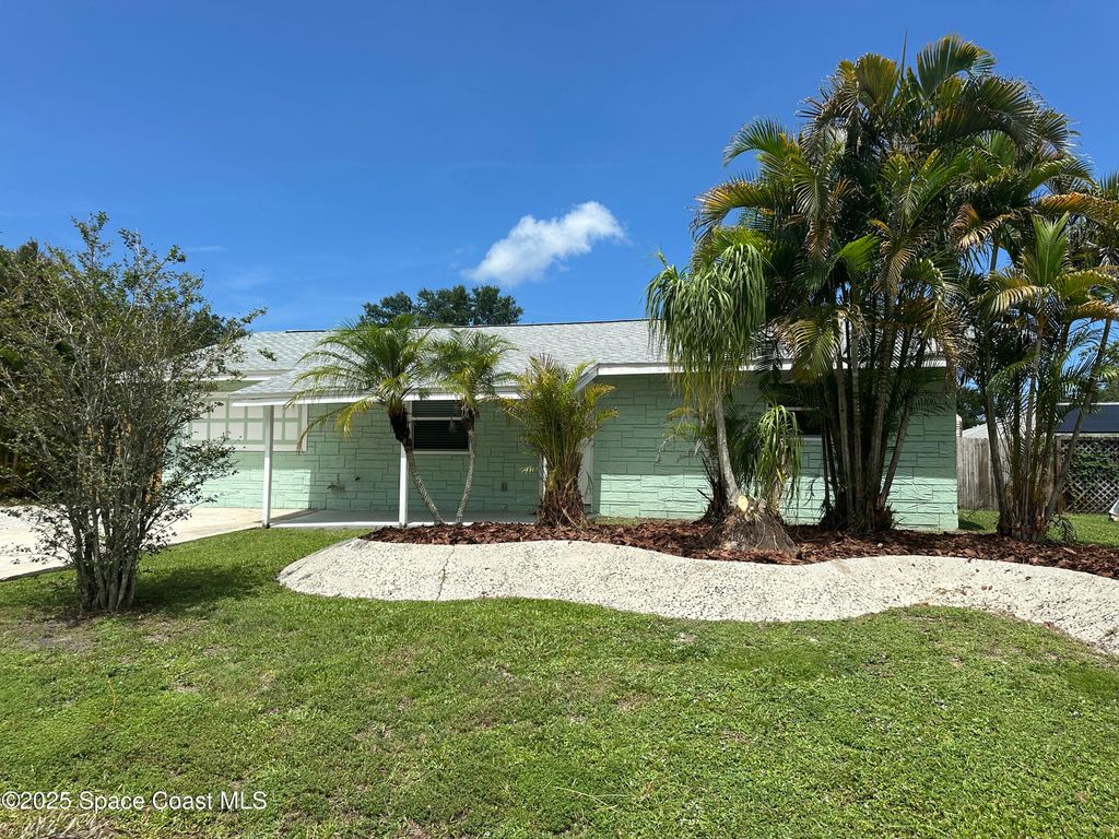 660 Belvedere Road NW, Palm Bay, FL 32907