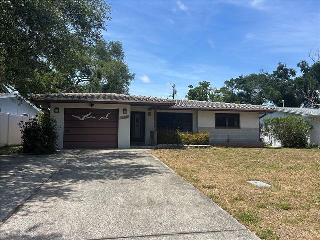 10463 VALENCIA ROAD, Seminole, FL 33772