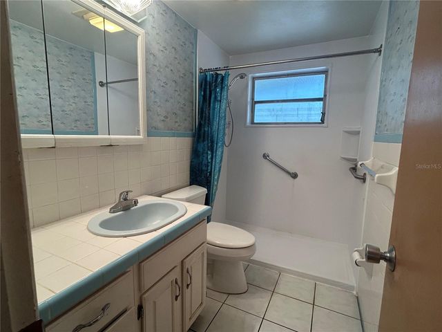 10463 VALENCIA ROAD, Seminole, FL 33772