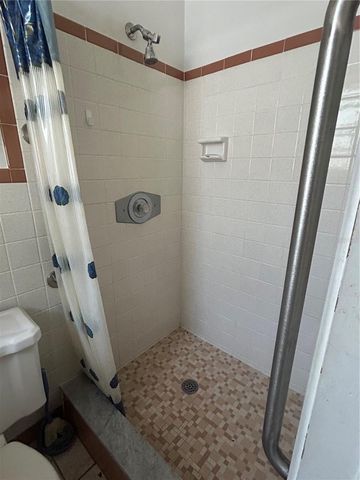 10463 VALENCIA ROAD, Seminole, FL 33772