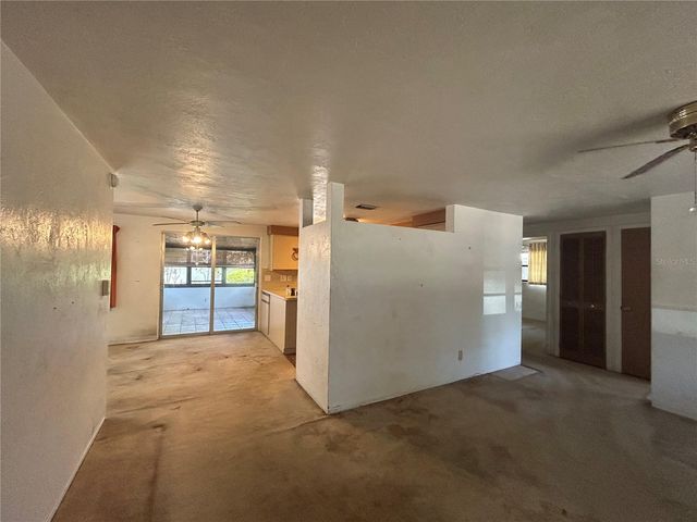 10463 VALENCIA ROAD, Seminole, FL 33772