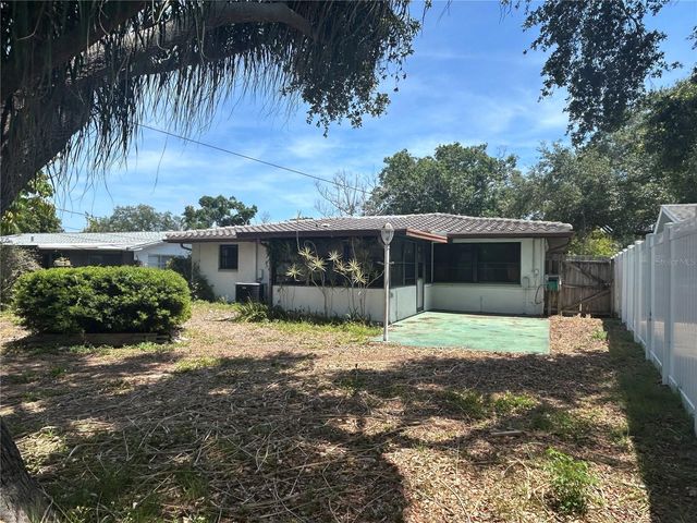 10463 VALENCIA ROAD, Seminole, FL 33772