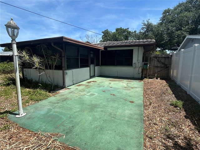 10463 VALENCIA ROAD, Seminole, FL 33772