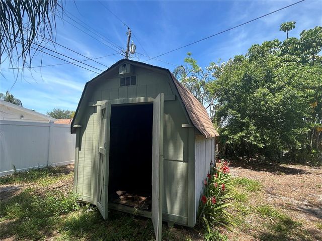 10463 VALENCIA ROAD, Seminole, FL 33772