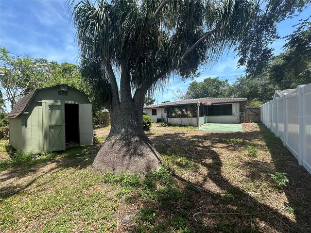 10463 VALENCIA ROAD, Seminole, FL 33772