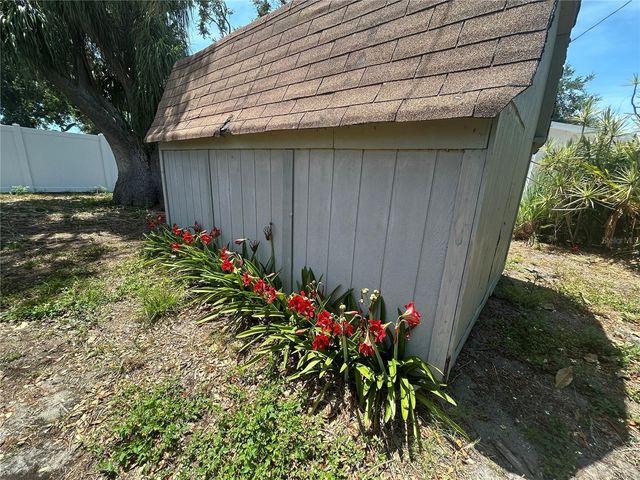 10463 VALENCIA ROAD, Seminole, FL 33772