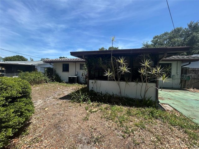 10463 VALENCIA ROAD, Seminole, FL 33772