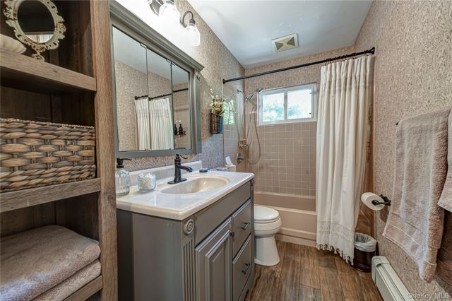 816 Blair Street, Bohemia, NY 11716