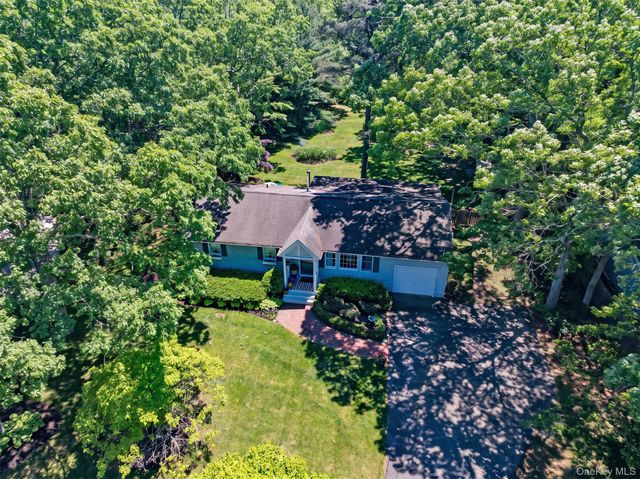 816 Blair Street, Bohemia, NY 11716