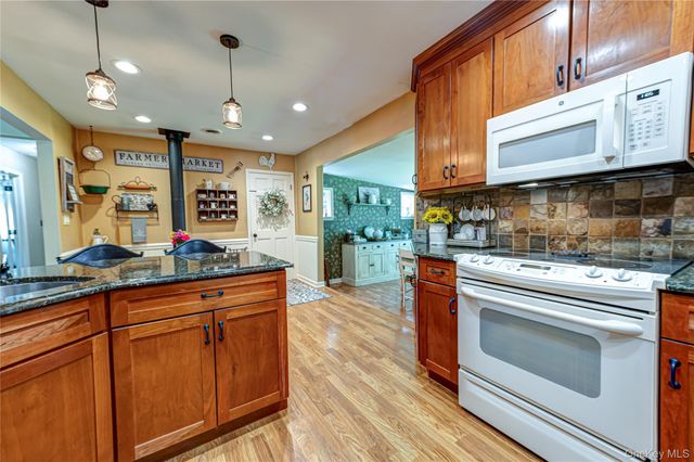 816 Blair Street, Bohemia, NY 11716