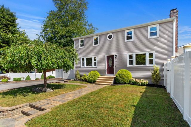 2 Ash St, Amesbury, MA 01913