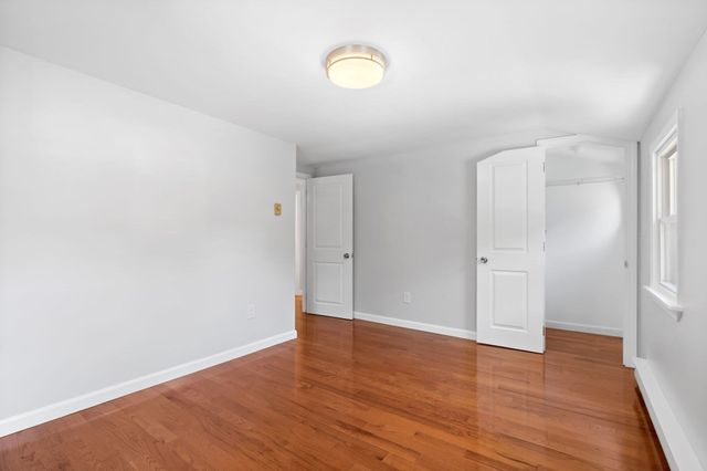 2 Ash St, Amesbury, MA 01913
