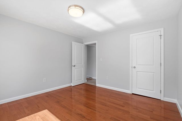 2 Ash St, Amesbury, MA 01913