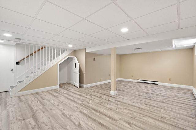2 Ash St, Amesbury, MA 01913