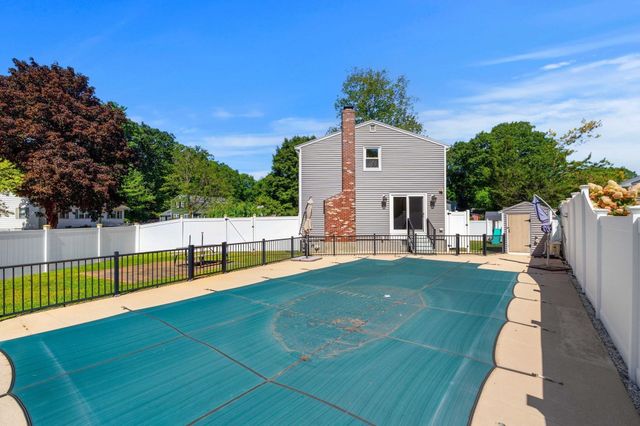 2 Ash St, Amesbury, MA 01913