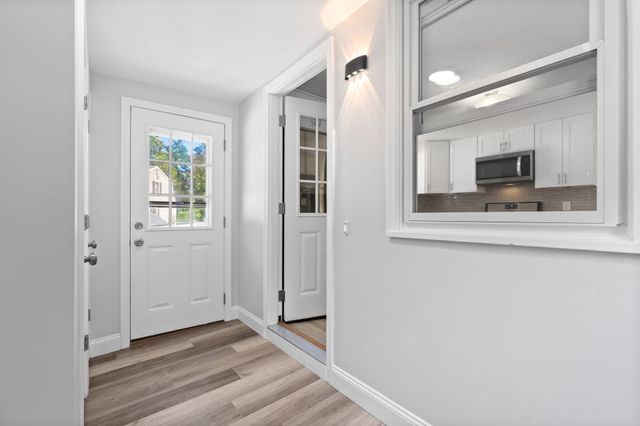2 Ash St, Amesbury, MA 01913