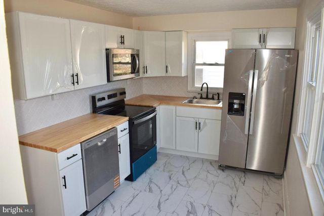 1014 WEST VIRGINIA AVE, Martinsburg, WV 25401