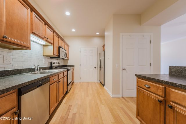 327 S Dorsey Ln, Louisville, KY 40223