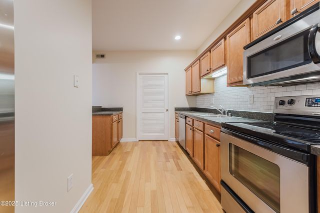 327 S Dorsey Ln, Louisville, KY 40223