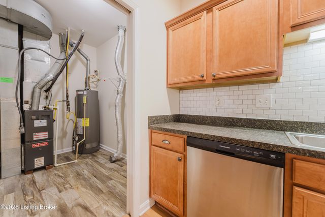 327 S Dorsey Ln, Louisville, KY 40223
