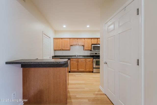 327 S Dorsey Ln, Louisville, KY 40223
