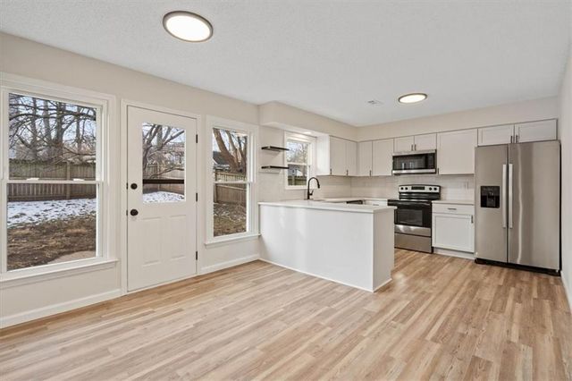 15907 W 124th Terrace, Olathe, KS 66062