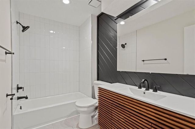 15907 W 124th Terrace, Olathe, KS 66062