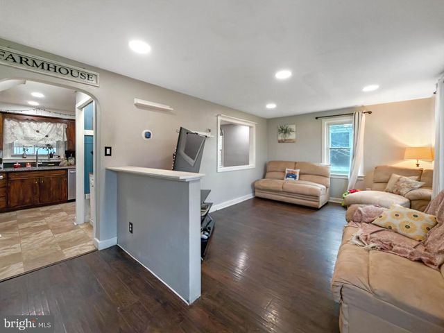 306 W ELM AVE, Hanover, PA 17331