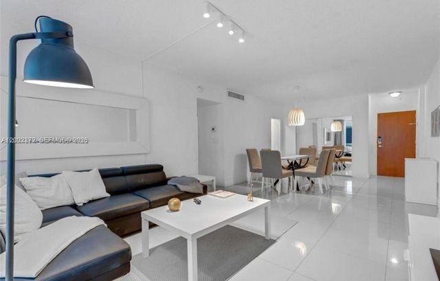 3901 S Ocean Drive 1B, Hollywood, FL 33019