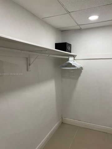 3901 S Ocean Drive 1B, Hollywood, FL 33019