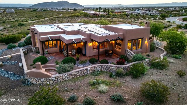 3940 Loma Bella Drive, Las Cruces, NM 88011