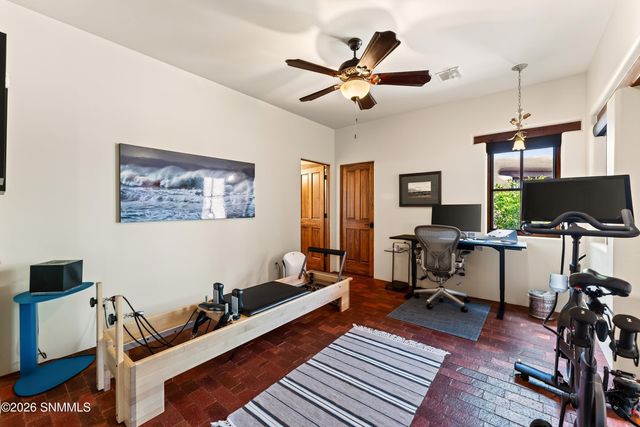 3940 Loma Bella Drive, Las Cruces, NM 88011