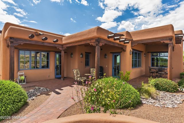 3940 Loma Bella Drive, Las Cruces, NM 88011